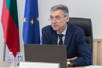 Заместник-министър Дойков участва в дискусия със студенти от Тунизийското училище за политика